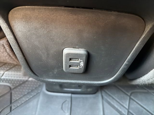 Used 2022 Chevrolet Equinox RS w/ RS Leather Package image 17