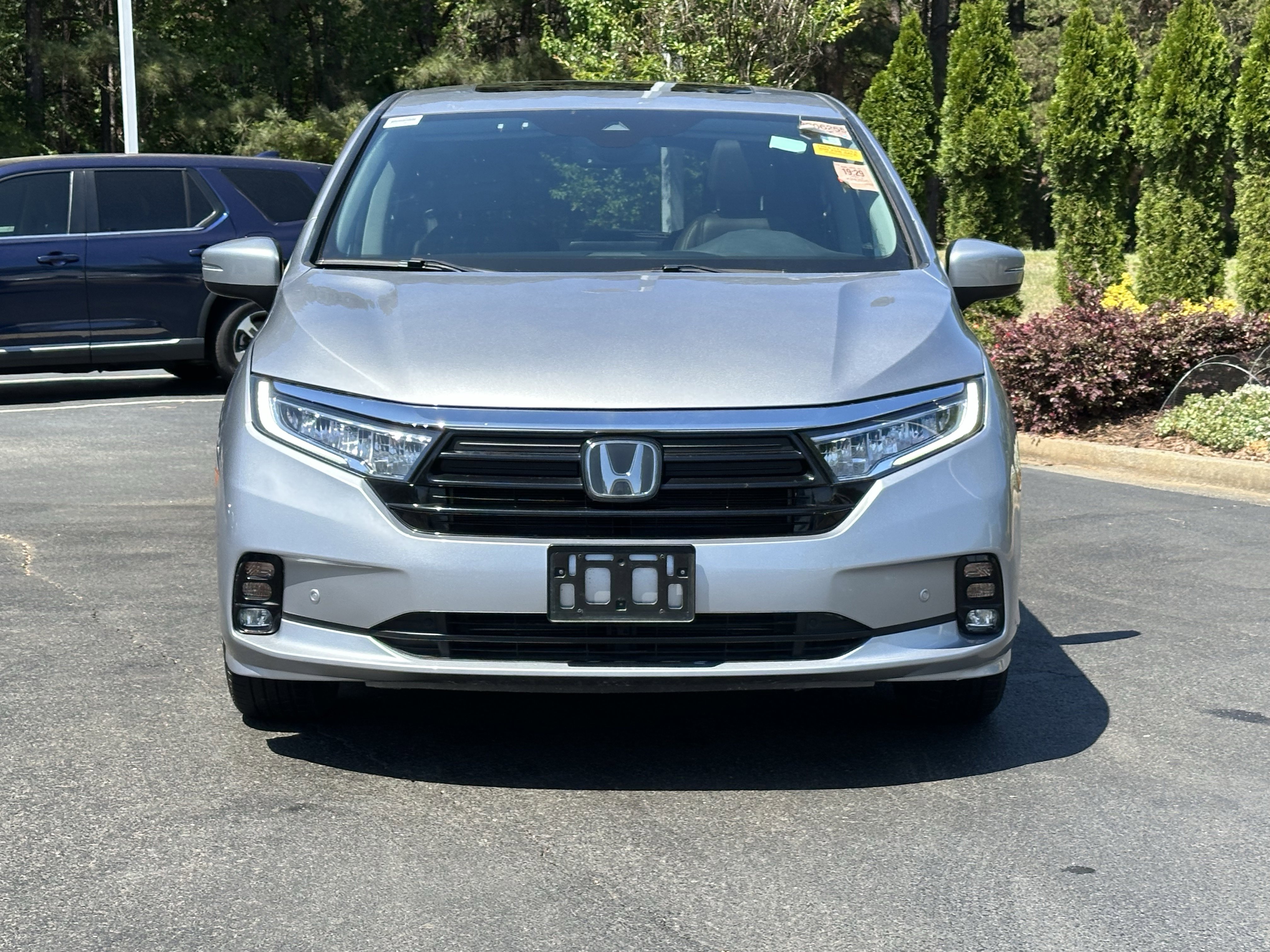 Used 2023 Honda Odyssey Touring image 3