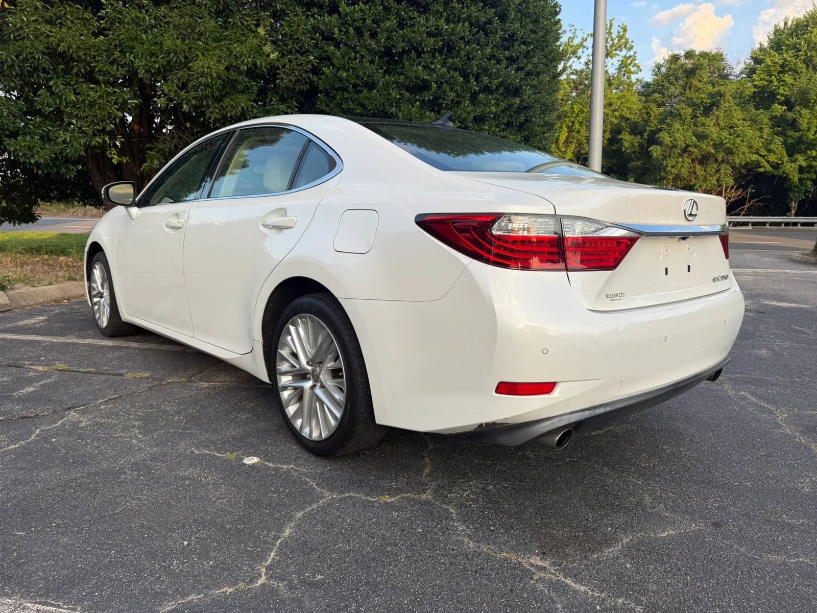 Used 2014 Lexus ES 350 w/ Ultra Luxury Package FWD image 6