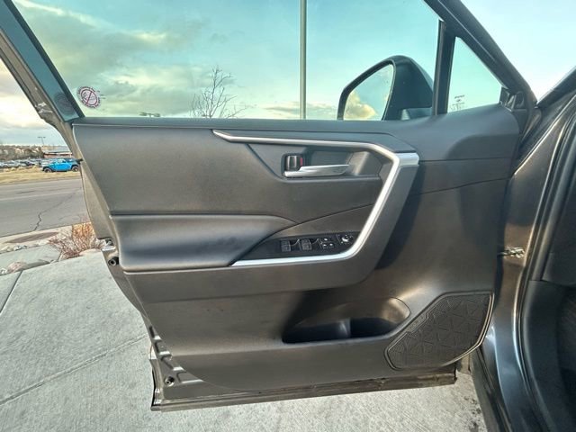 Used 2025 Toyota RAV4 XLE image 20