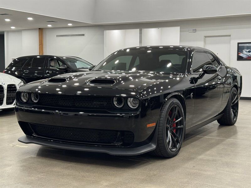 Used 2023 Dodge Challenger SRT Hellcat image 1