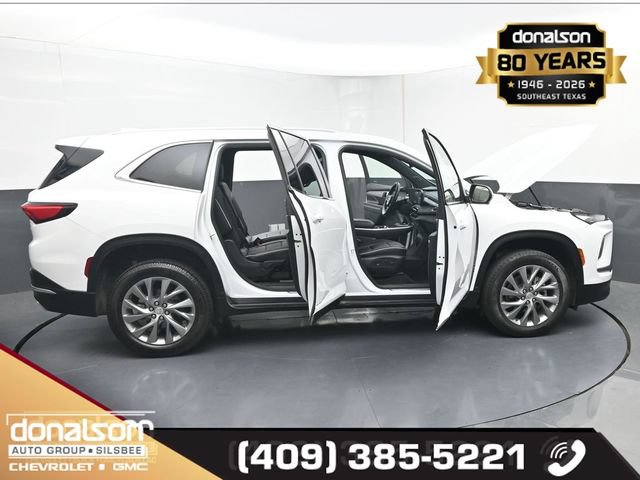 Used 2025 Buick Enclave Preferred FWD image 23