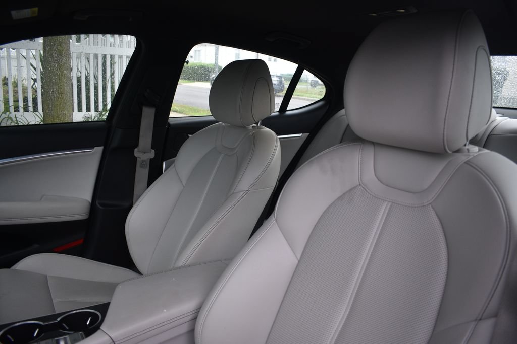 Used 2025 Genesis G70 2.5T AWD/4WD image 10