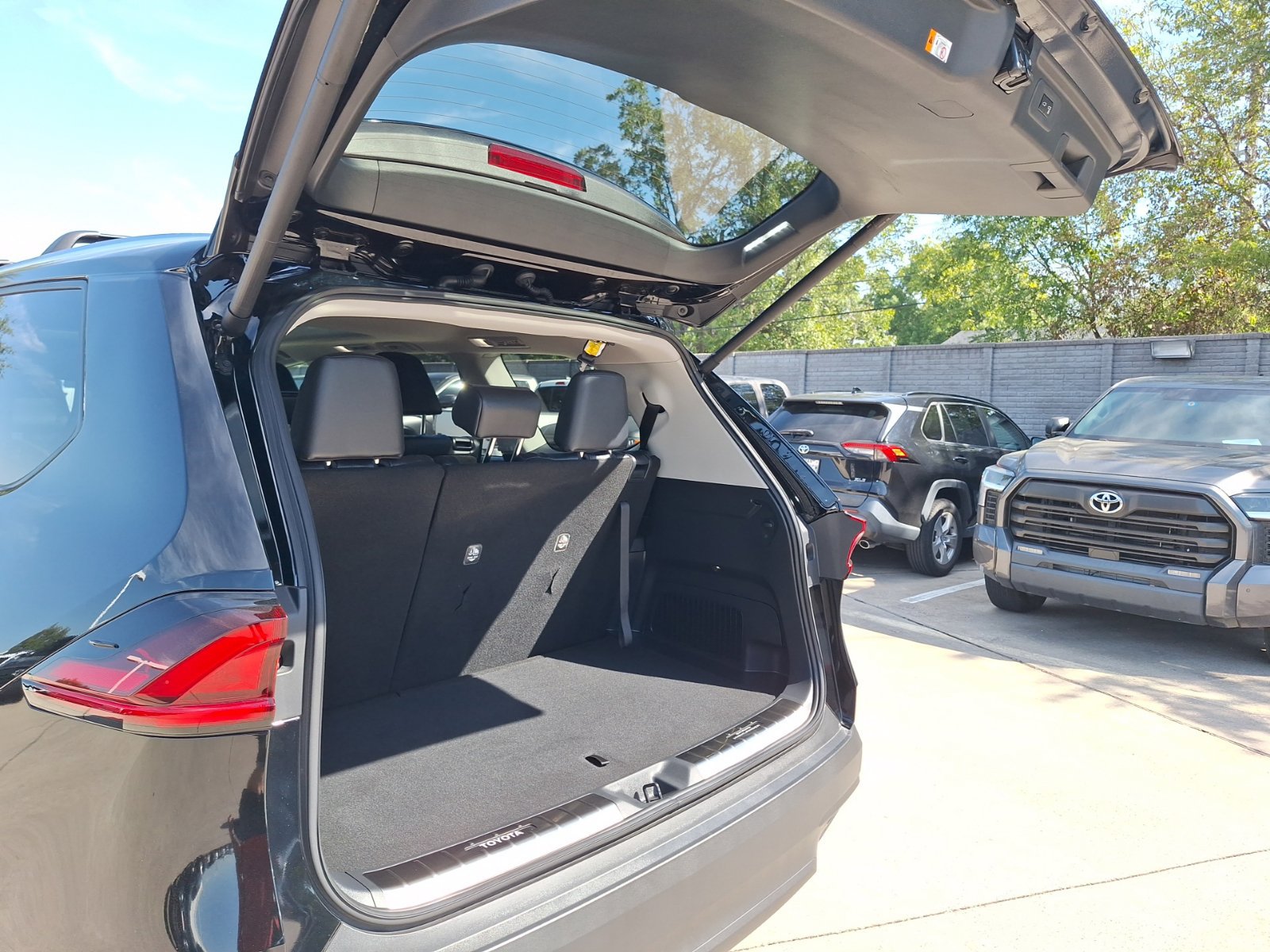 Used 2026 Toyota Grand Highlander AWD image 36