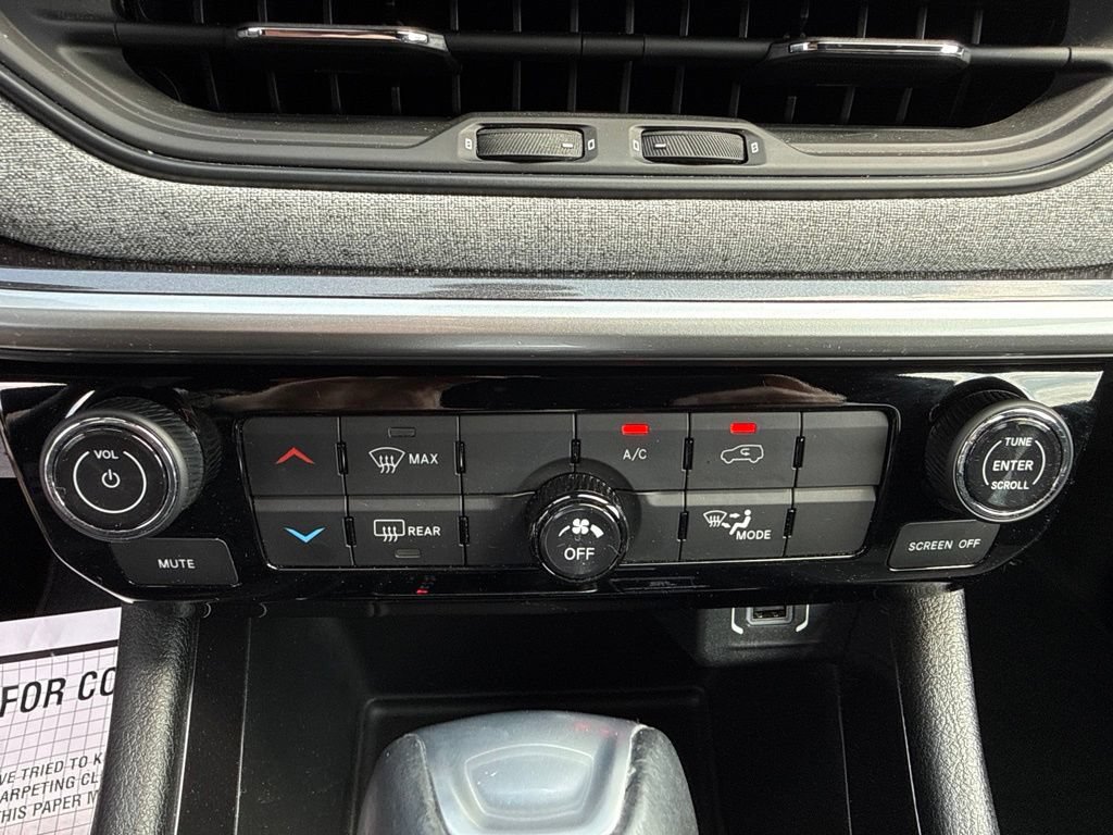 Used 2023 Jeep Compass Latitude AWD/4WD image 29