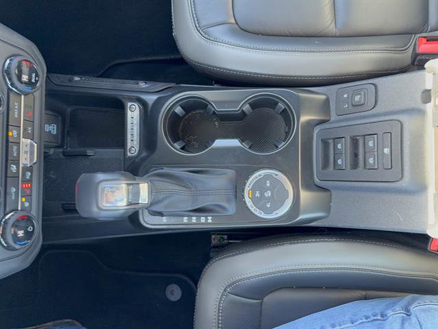 Used 2025 Ford Bronco Outer Banks image 12