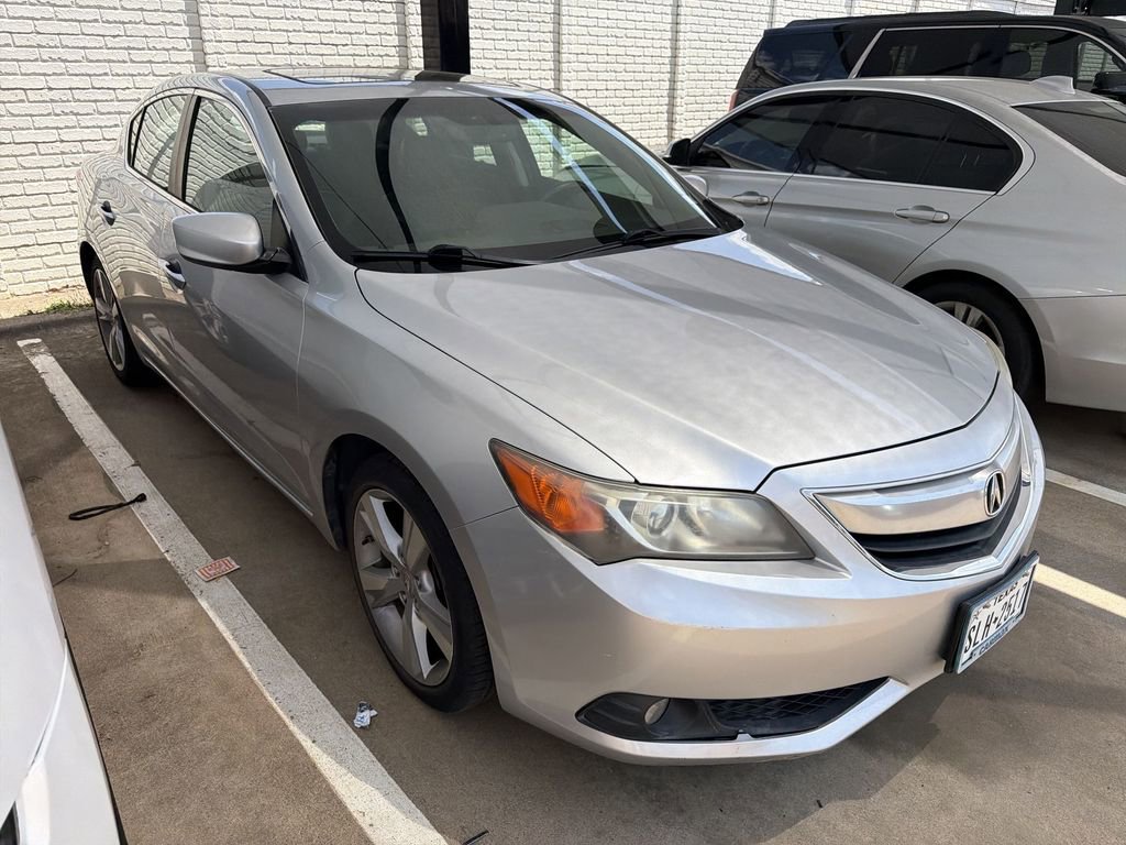 Used 2015 Acura ILX w/ Premium Package FWD image 2