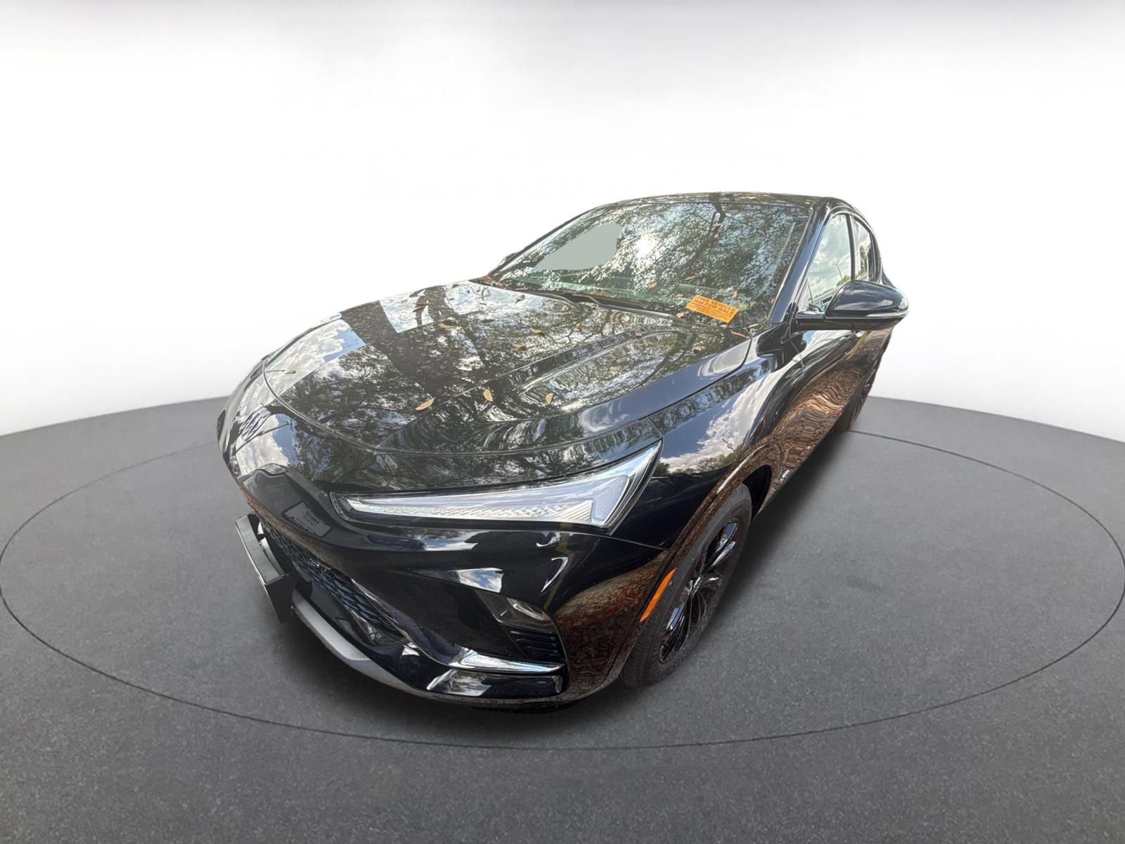 Used 2025 Buick Envista Sport Touring image 2