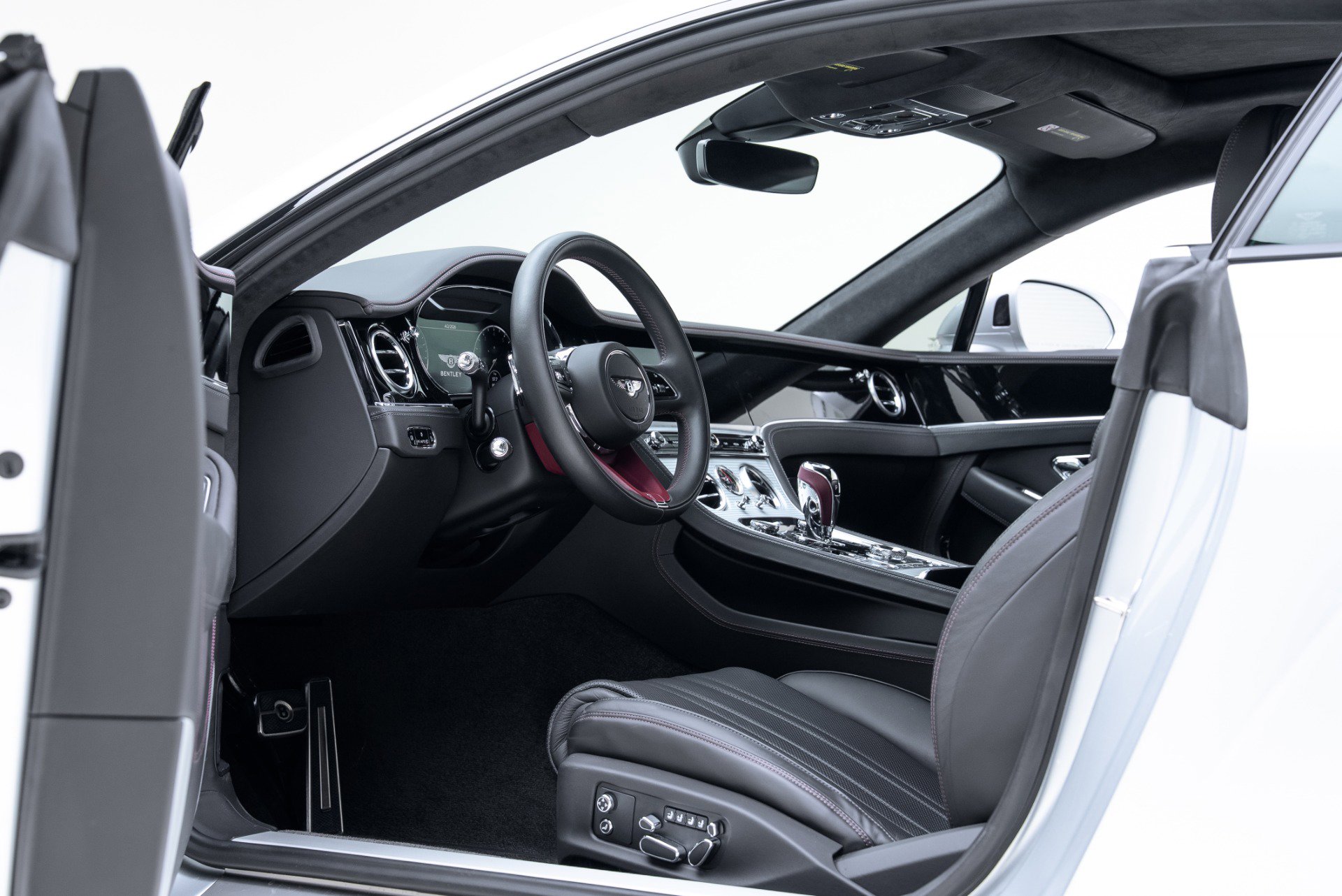 Used 2023 Bentley Continental GT Mulliner AWD/4WD image 2