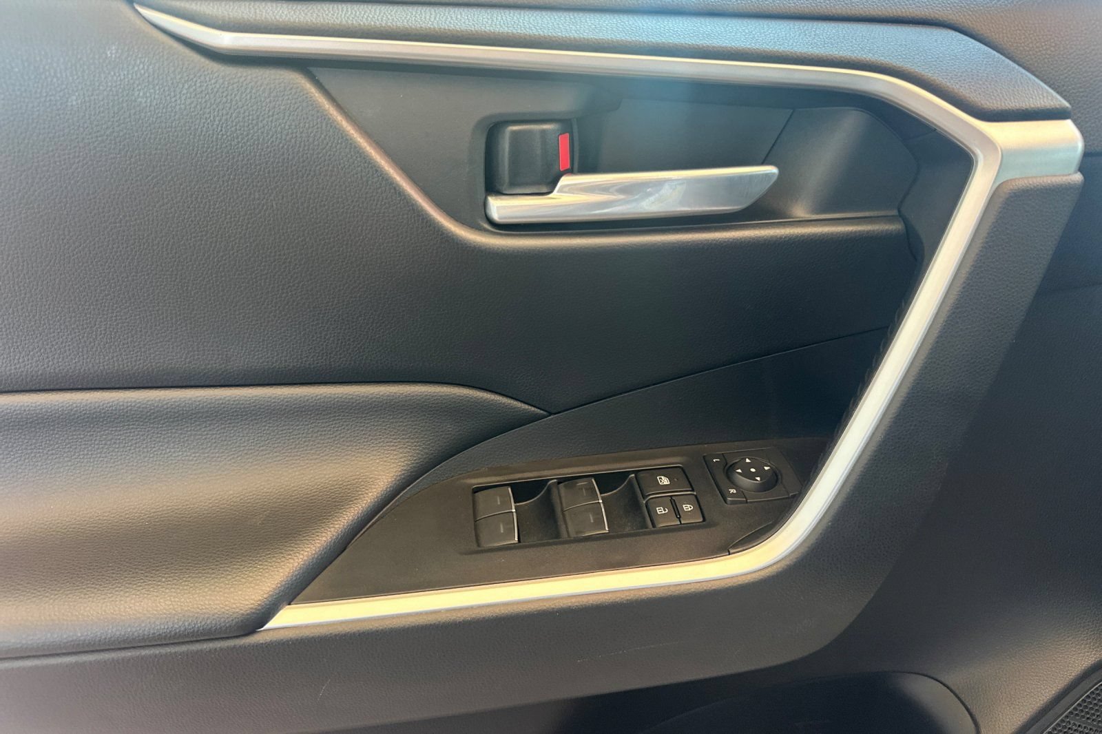 Certified 2023 Toyota RAV4 XLE AWD/4WD image 13