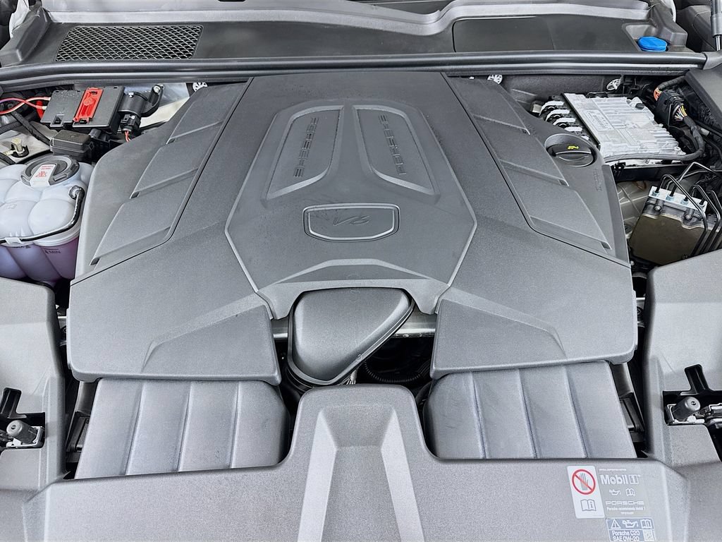 New 2026 Porsche Cayenne Coupe AWD/4WD image 34