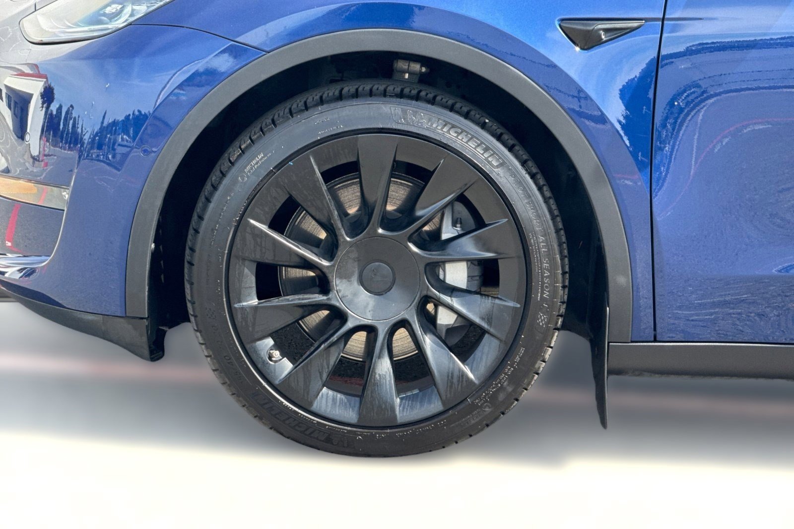 Used 2021 Tesla Model Y Long Range image 11