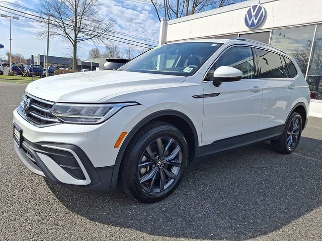 Used 2023 Volkswagen Tiguan SE AWD/4WD image 3