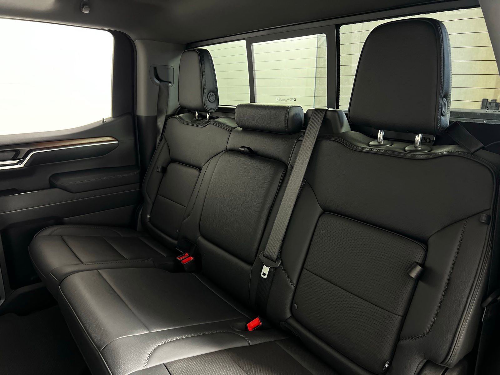 Used 2025 GMC Sierra 1500 Denali AWD/4WD image 23