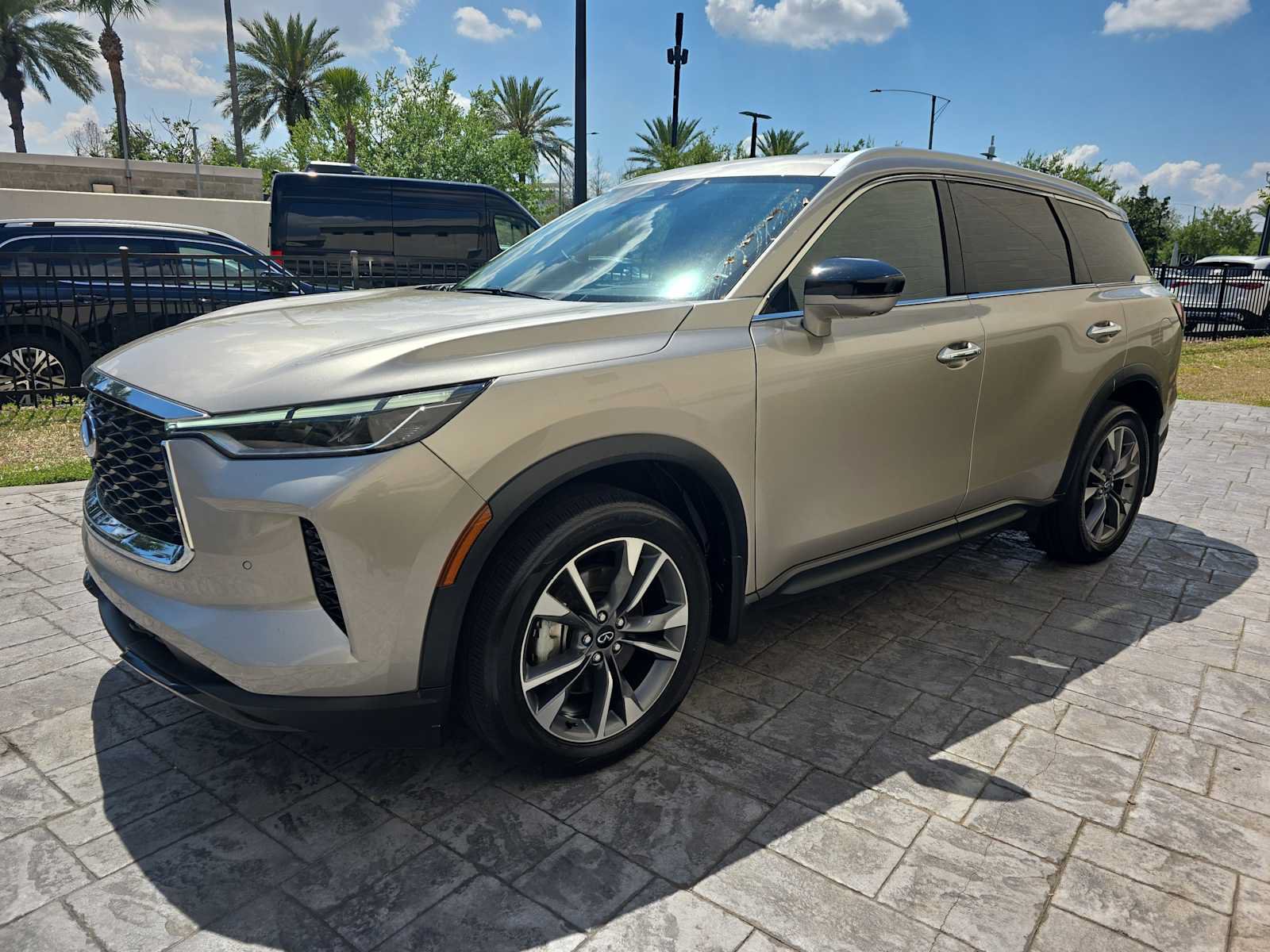 Used 2025 INFINITI QX60 Luxe FWD image 7