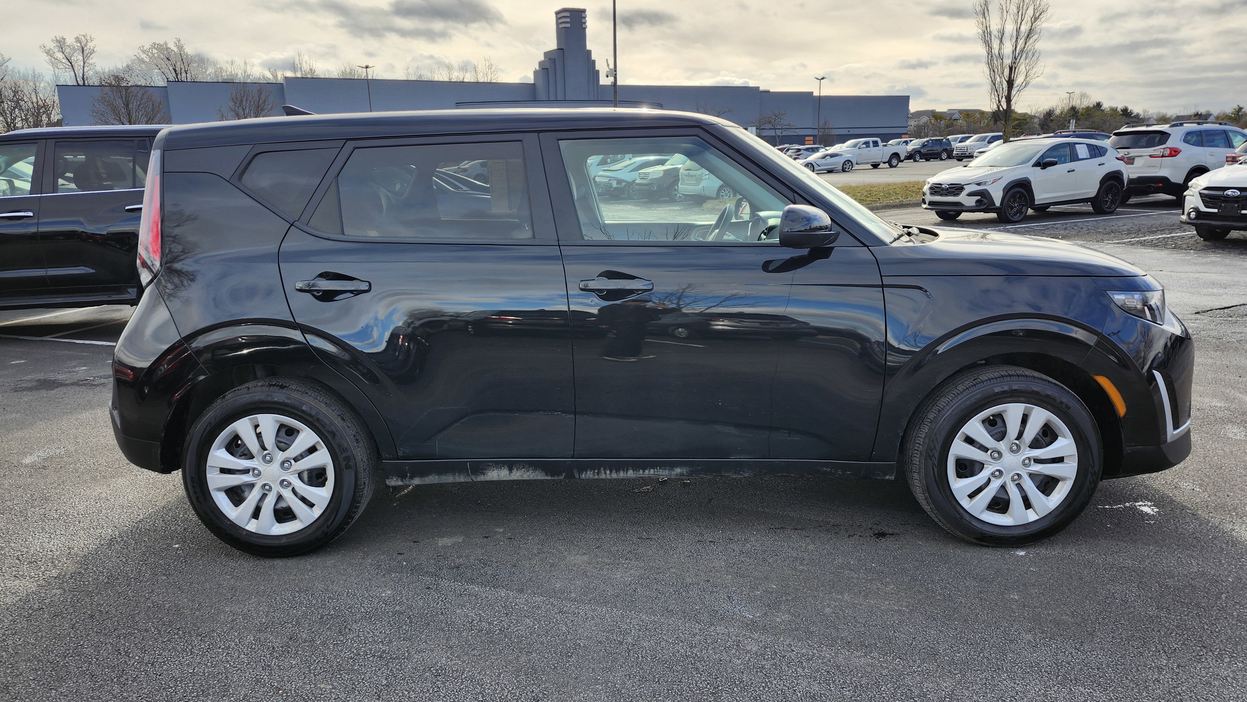 Used 2024 Kia Soul LX image 17