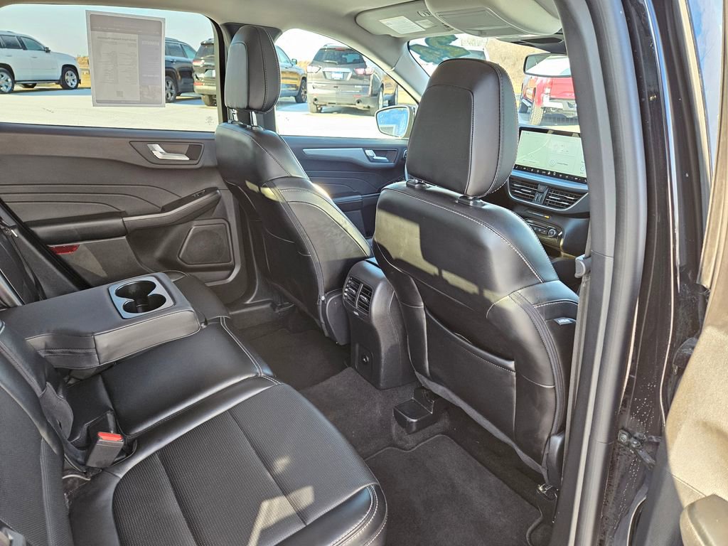 Used 2024 Ford Escape Platinum image 32