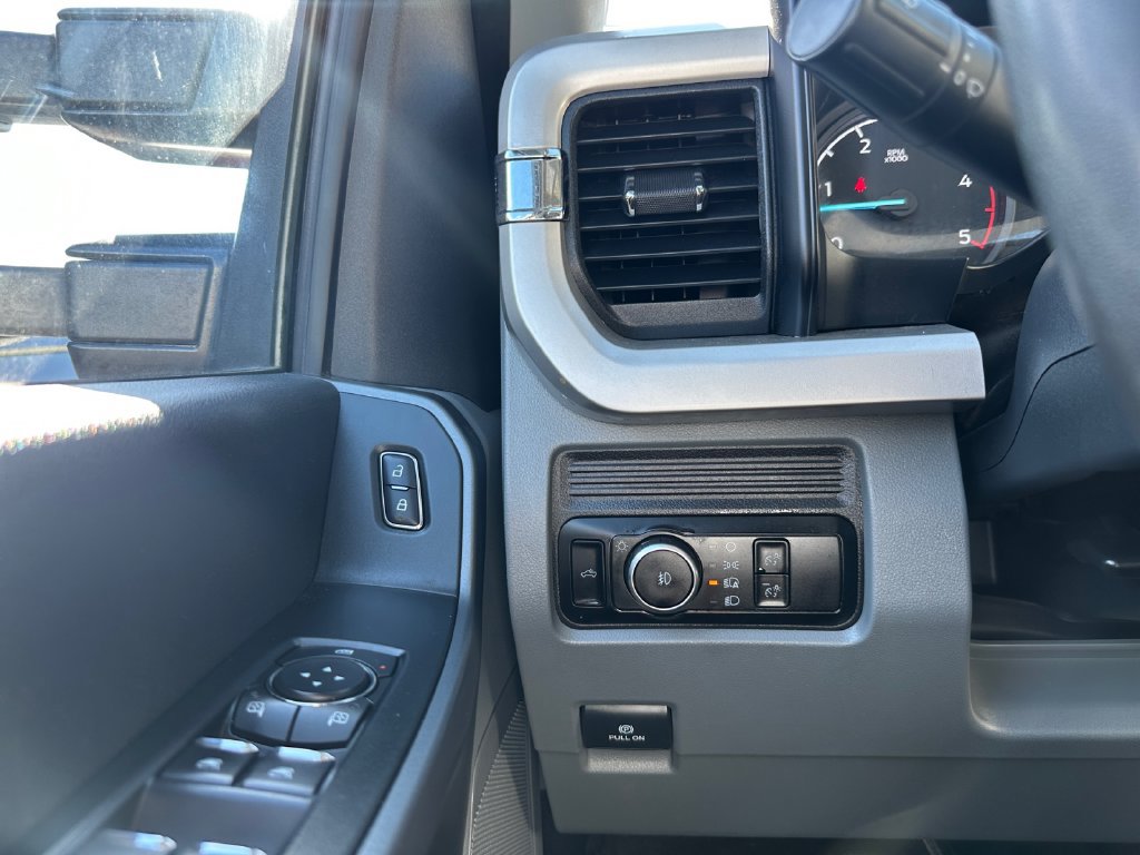 Used 2025 Ford F250 XLT w/ FX4 Off-Road Package AWD/4WD image 24