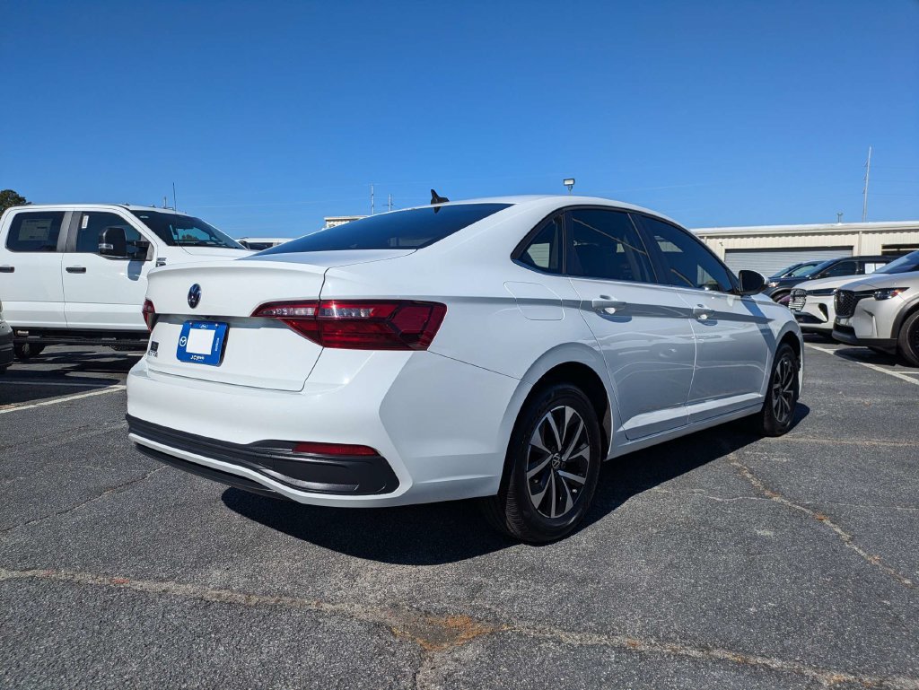 Used 2022 Volkswagen Jetta S FWD image 4