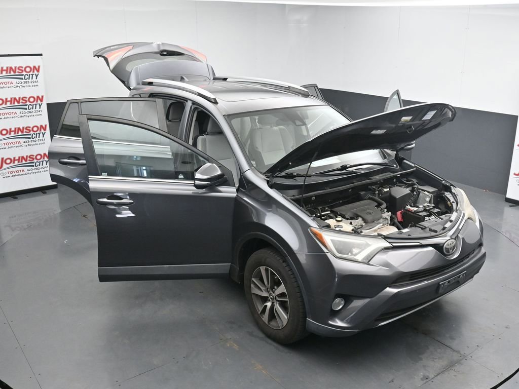 Used 2017 Toyota RAV4 XLE AWD/4WD image 25