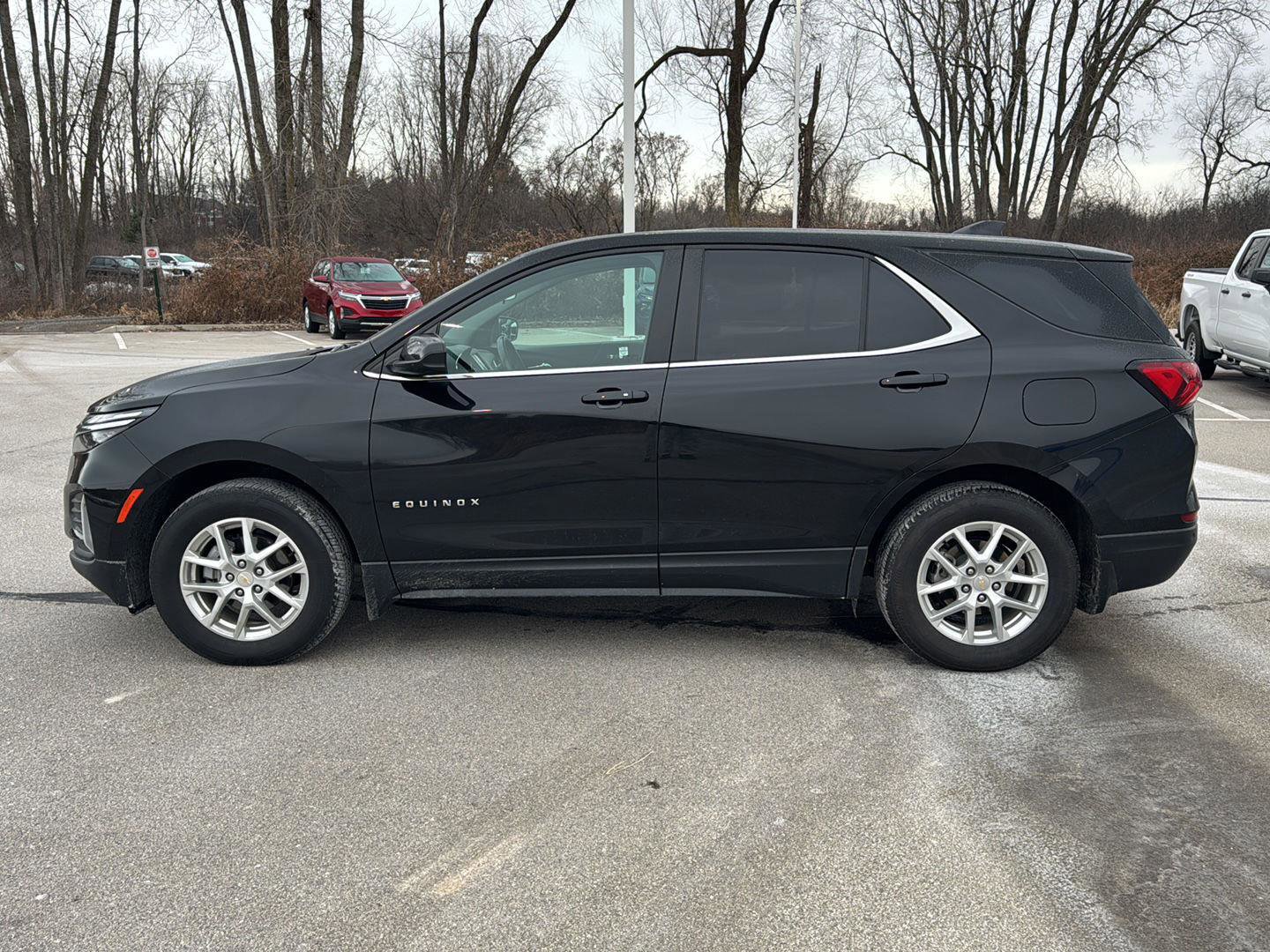 Used 2022 Chevrolet Equinox LT image 2