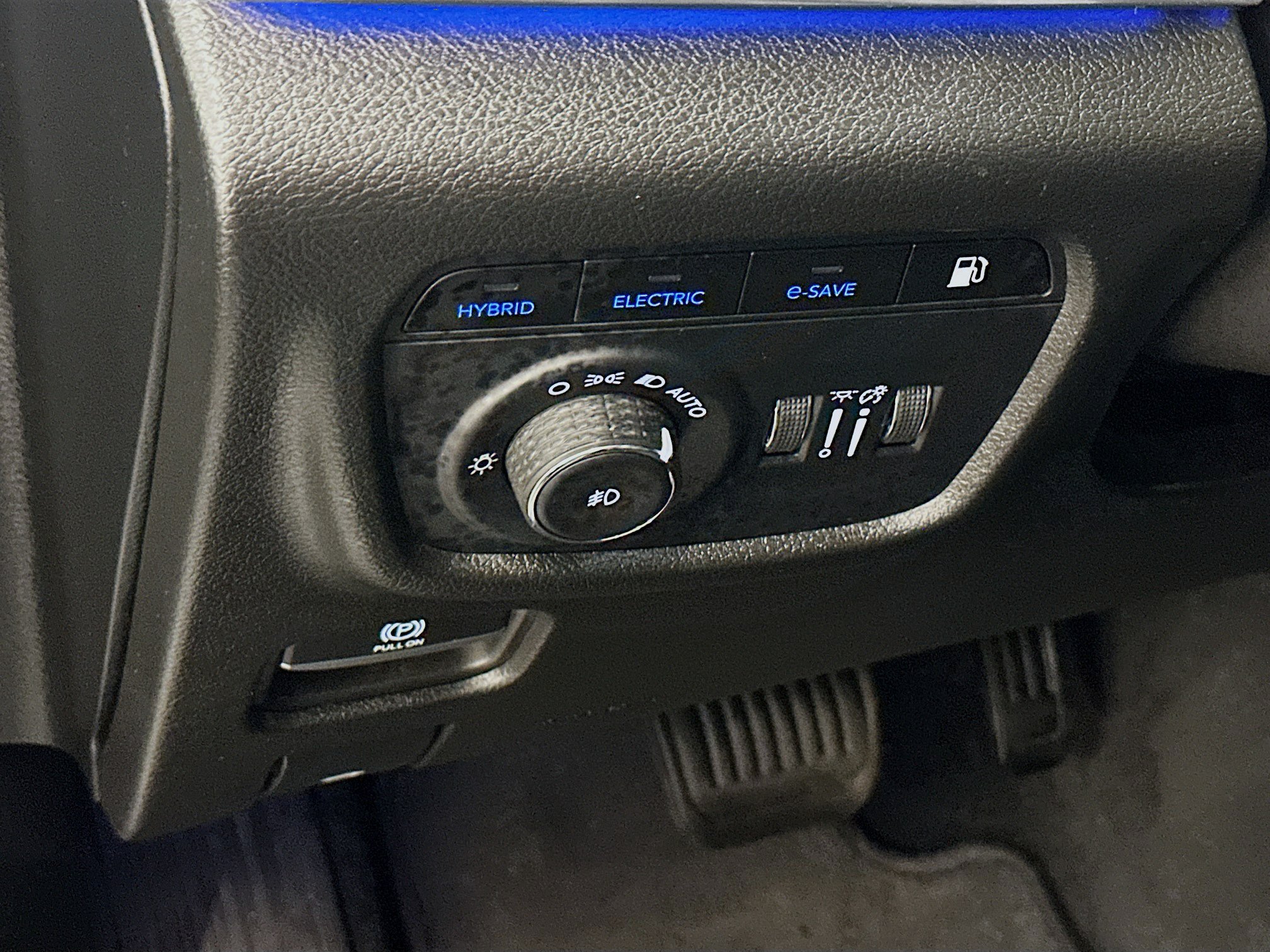 Used 2023 Jeep Grand Cherokee Overland w/ Luxury Tech Group IV AWD/4WD image 17