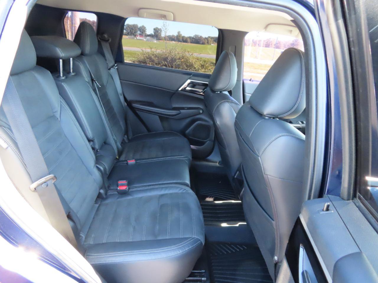 Used 2022 Mitsubishi Outlander SE AWD/4WD image 46