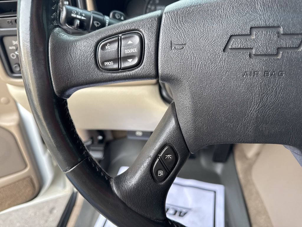 Used 2004 Chevrolet Suburban 2500 LT w/ Preferred Equipment Group image 20