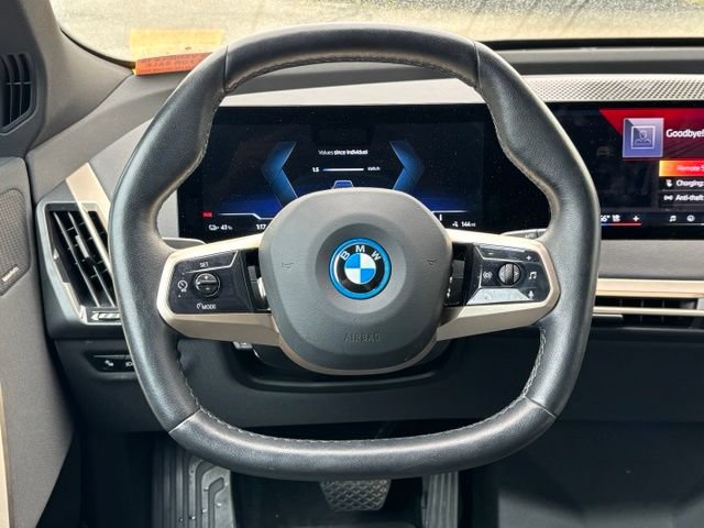 Used 2024 BMW iX xDrive50 w/ Sport Package AWD/4WD image 20