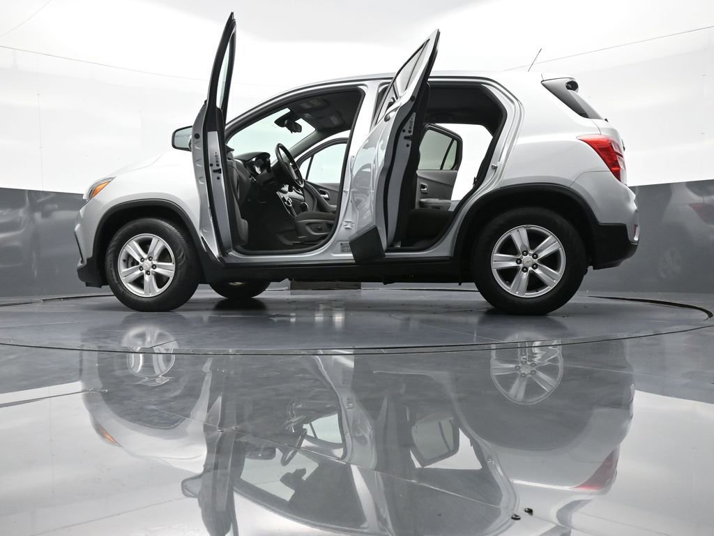 Used 2020 Chevrolet Trax LS w/ Tint and Cruise Package FWD image 46