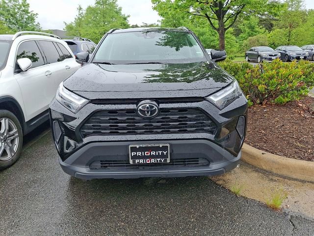 Used 2025 Toyota RAV4 XLE AWD/4WD image 4