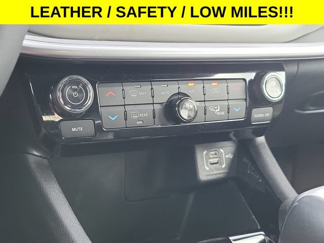 Used 2025 Jeep Compass Limited AWD/4WD image 19