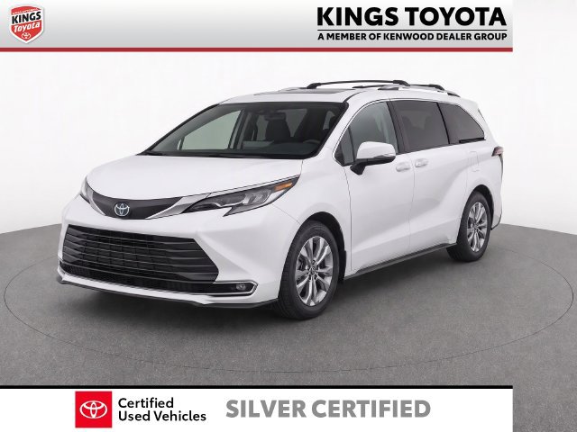 Used 2022 Toyota Sienna Platinum FWD image 3