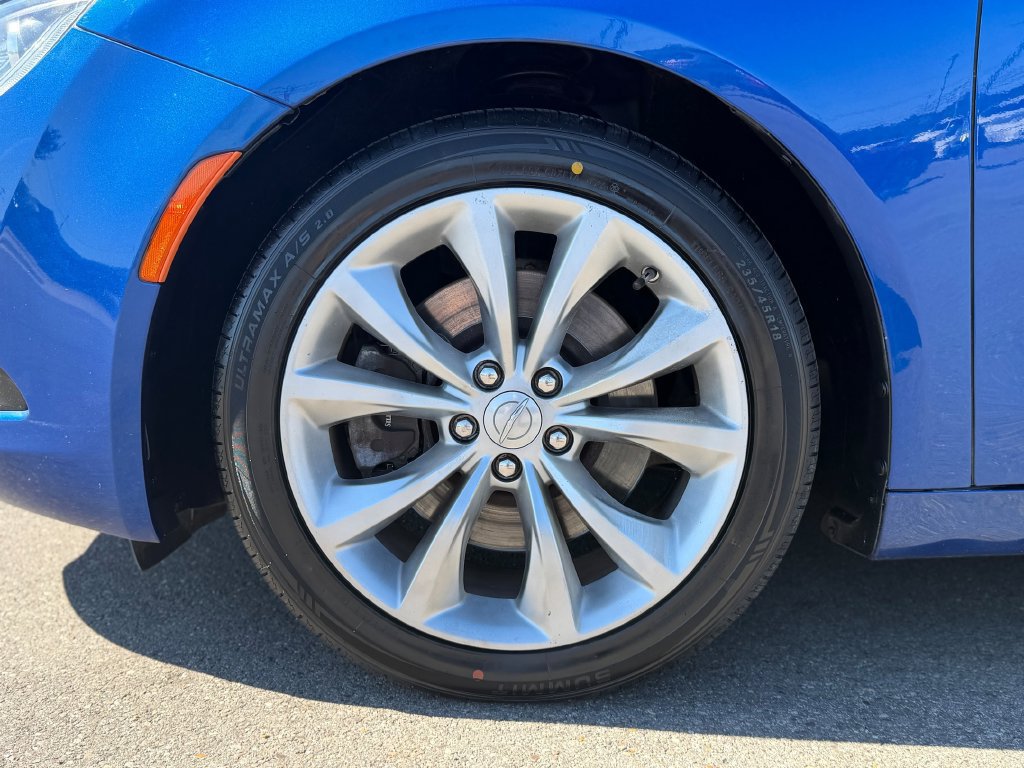 Used 2015 Chrysler 200 S w/ Navigation & Sound Group I FWD image 21