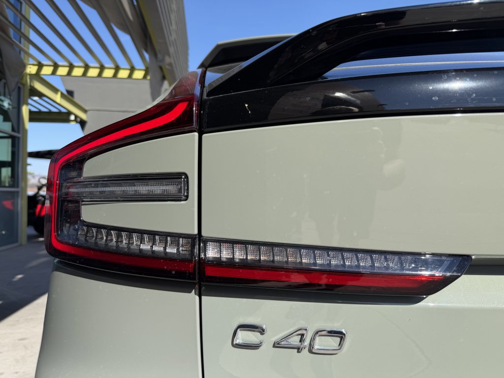 Used 2023 Volvo C40 P8 Recharge Plus image 14