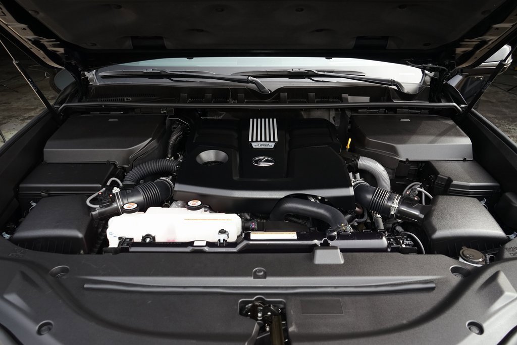 Used 2025 Lexus LX 600 4WD w/ Luxury Package image 37