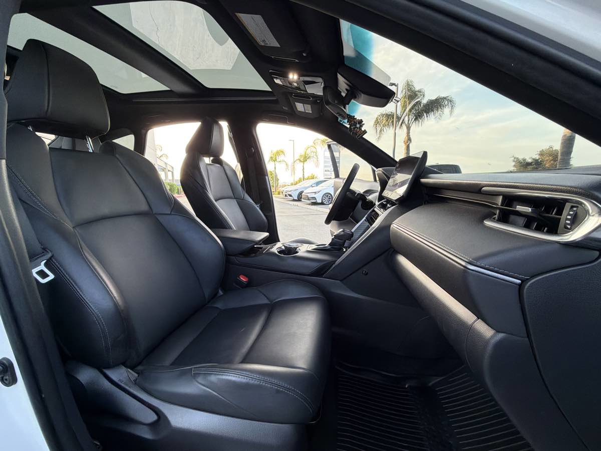 Used 2024 Toyota Venza Nightshade AWD/4WD image 21