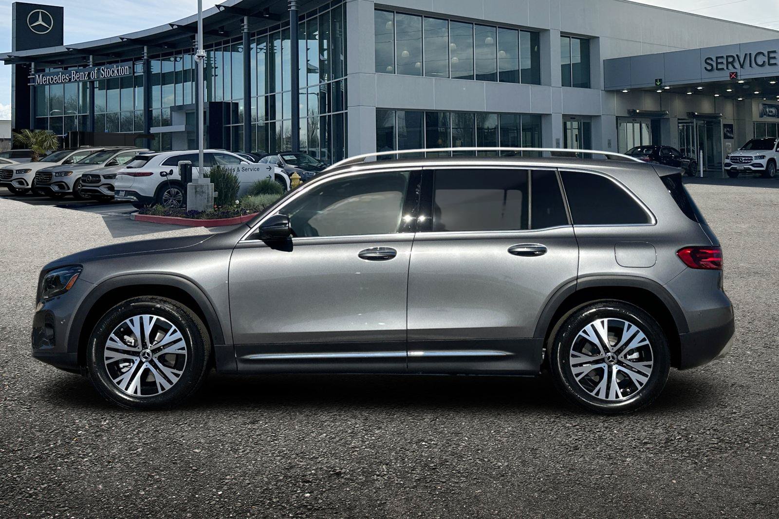 New 2026 Mercedes-Benz GLB 250 4MATIC image 7