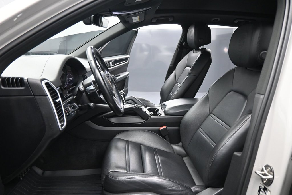 Used 2021 Porsche Cayenne AWD/4WD image 8