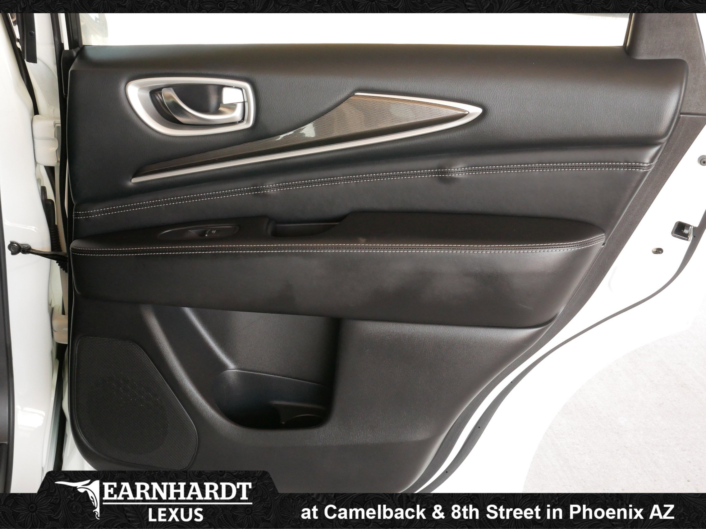 Used 2020 INFINITI QX60 Luxe w/ Essential Package FWD image 18