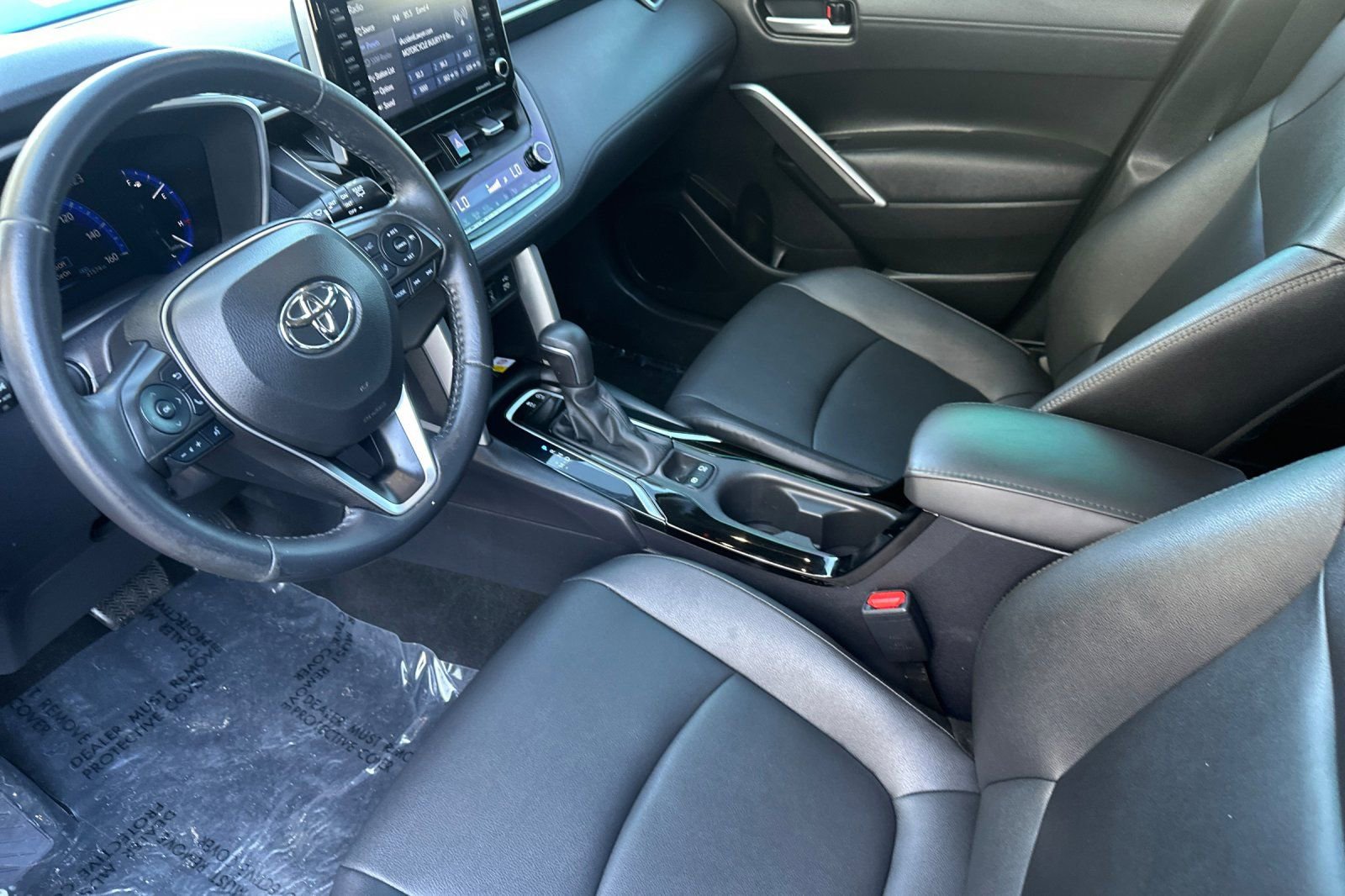 Used 2022 Toyota Corolla Cross XLE w/ Black Badges Package (TMS) FWD image 10