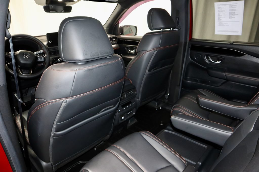 Used 2025 Honda Pilot TrailSport image 21