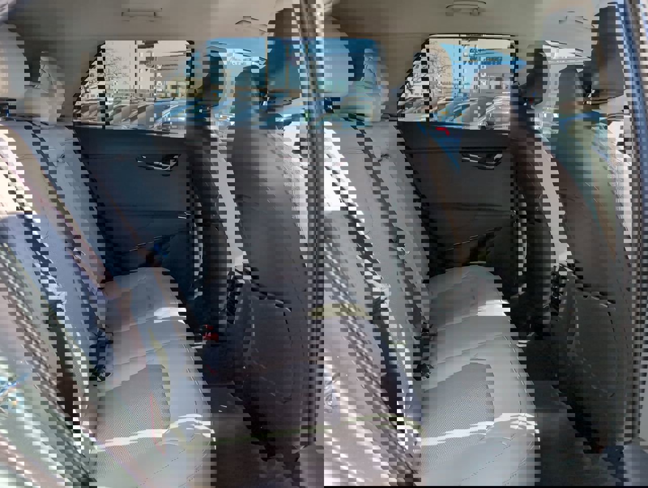 Used 2023 Kia Niro EX image 15