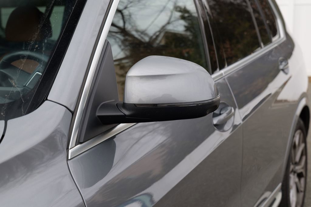 Used 2023 BMW X7 xDrive40i w/ Premium Package image 11