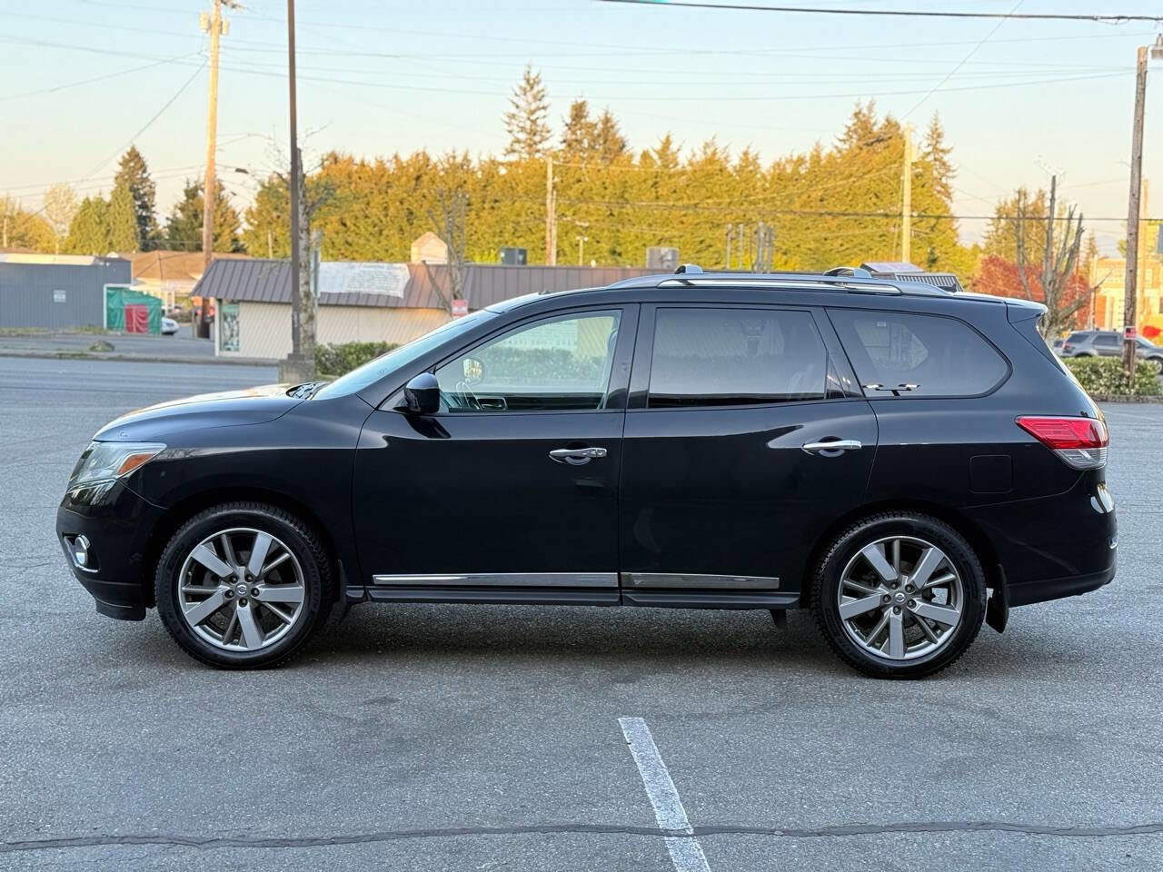 Used 2015 Nissan Pathfinder Platinum w/ Cargo Package AWD/4WD image 5