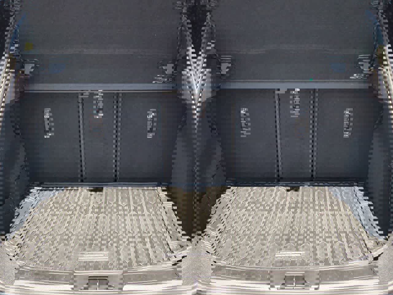 Used 2023 Land Rover Range Rover Evoque S image 33