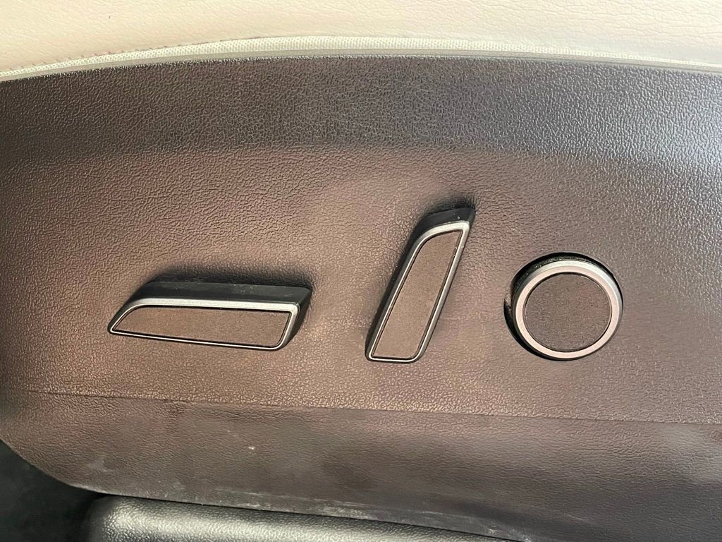 Used 2022 Tesla Model Y Performance image 12