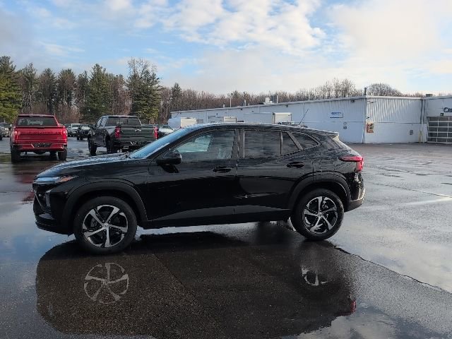 Used 2024 Chevrolet Trax RS FWD image 3