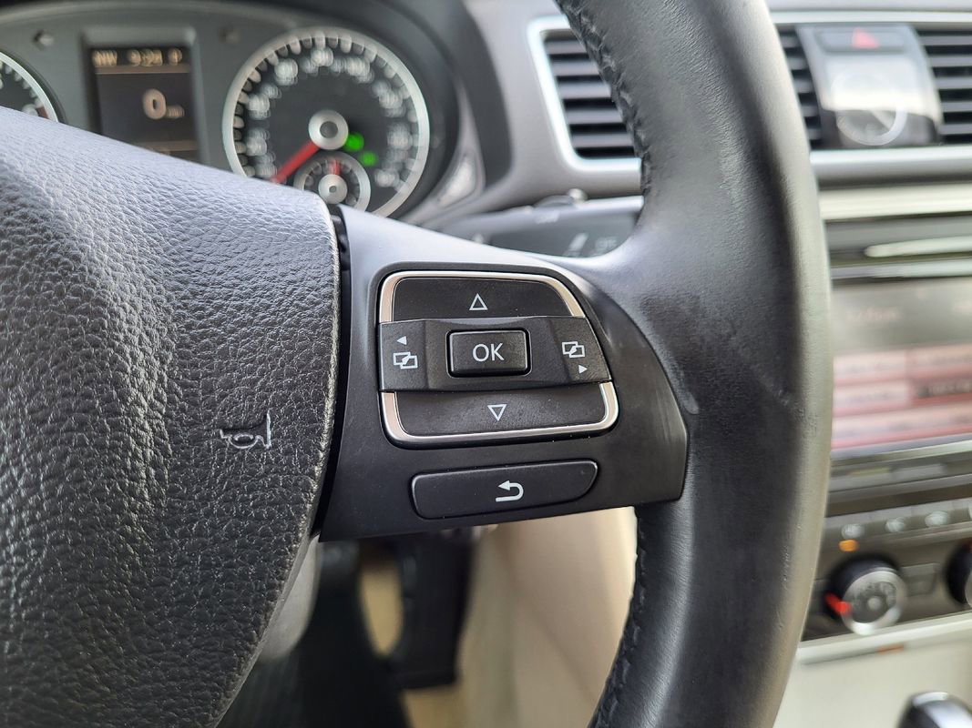 Used 2013 Volkswagen Passat 2.5 SE image 31