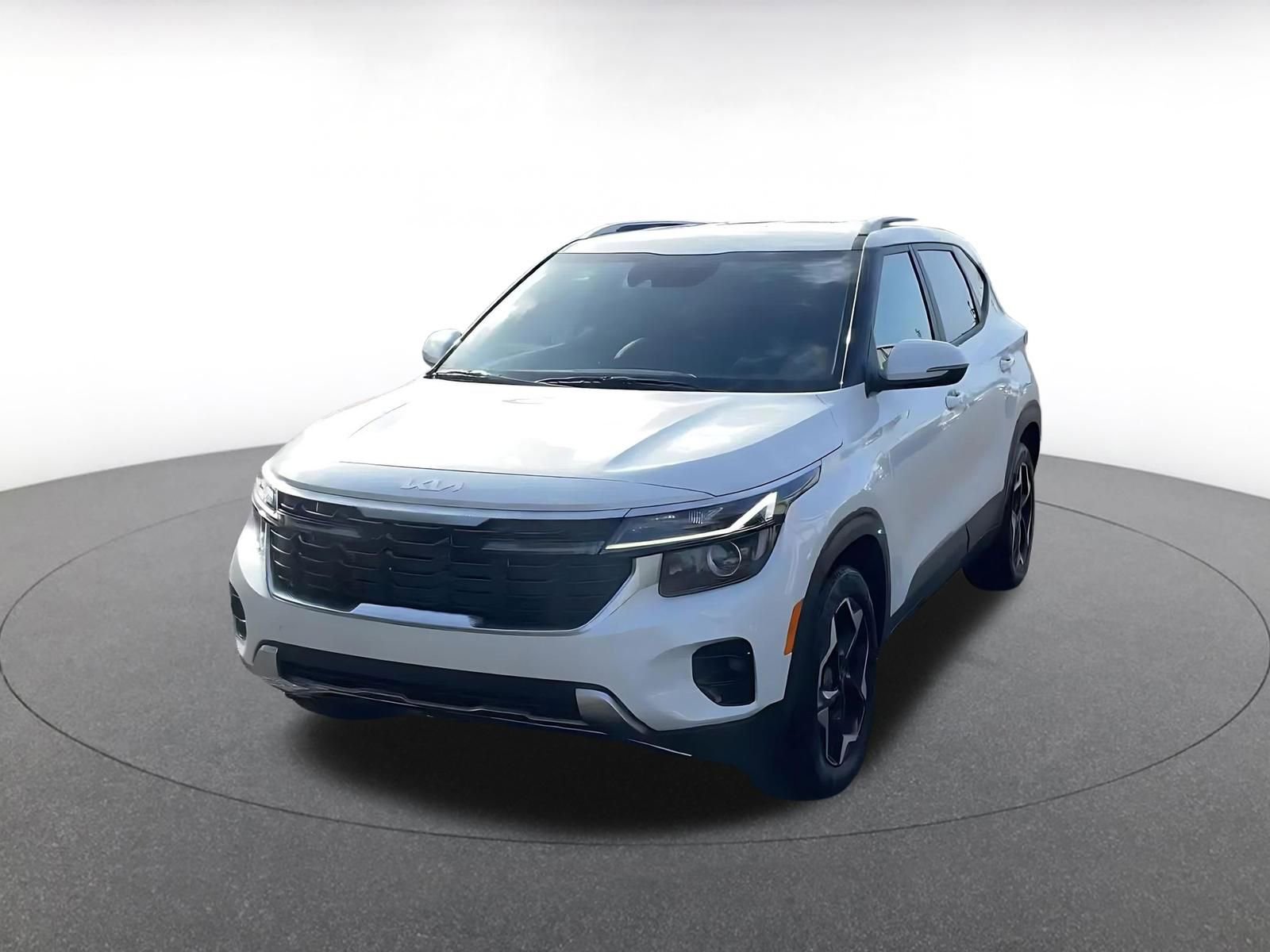 Used 2025 Kia Seltos S FWD image 4